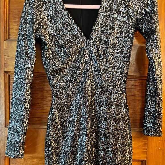 Dress The Population Sequin Long Sleeve Dress - Black Silver NYE - Picture 3 of 6